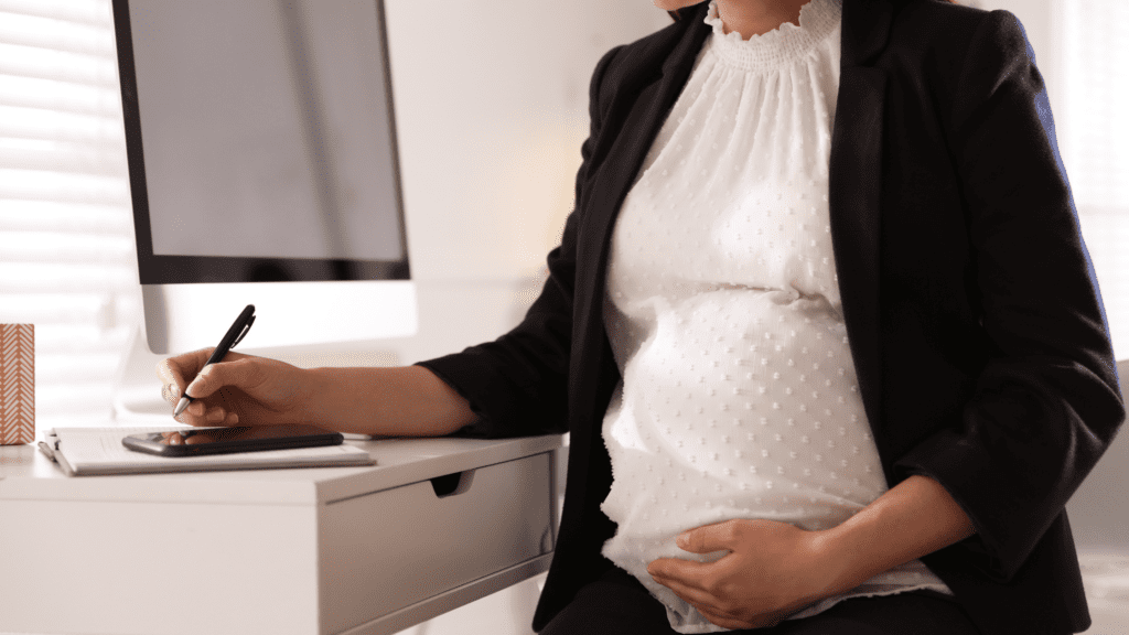 Should I Keep Working While I'm Pregnant